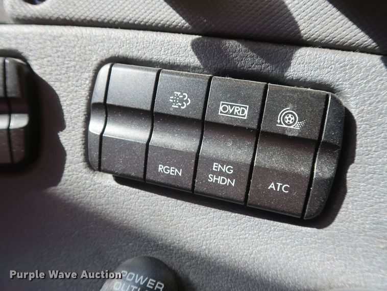 image for item HA9105 2016 Freightliner Cascadia 125  semi truck