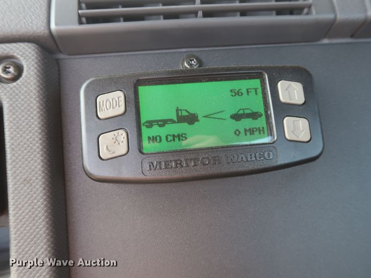 image for item HA9105 2016 Freightliner Cascadia 125  semi truck