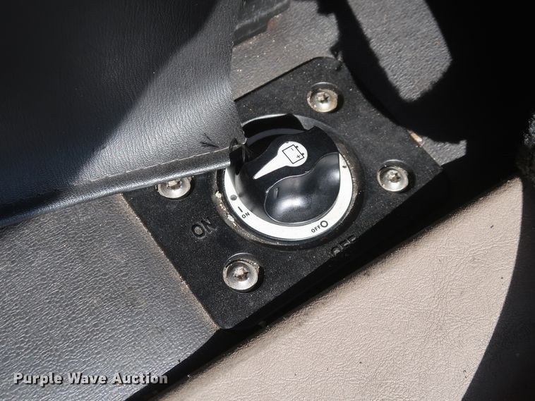 image for item HA9105 2016 Freightliner Cascadia 125  semi truck