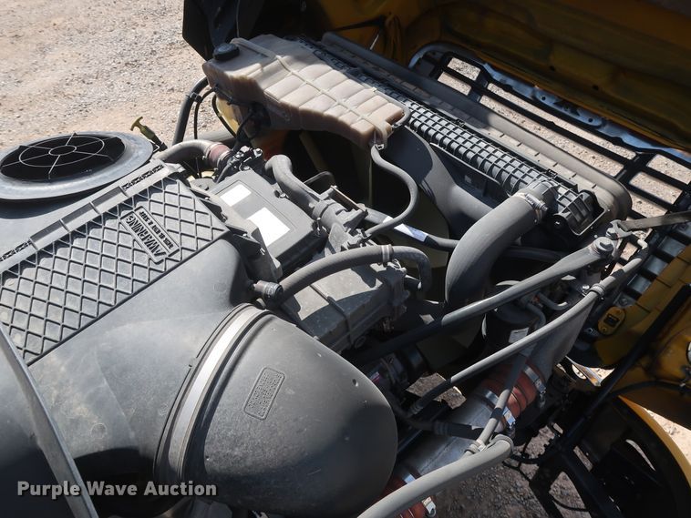 image for item HA9105 2016 Freightliner Cascadia 125  semi truck