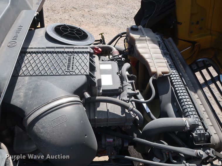 image for item HA9105 2016 Freightliner Cascadia 125  semi truck