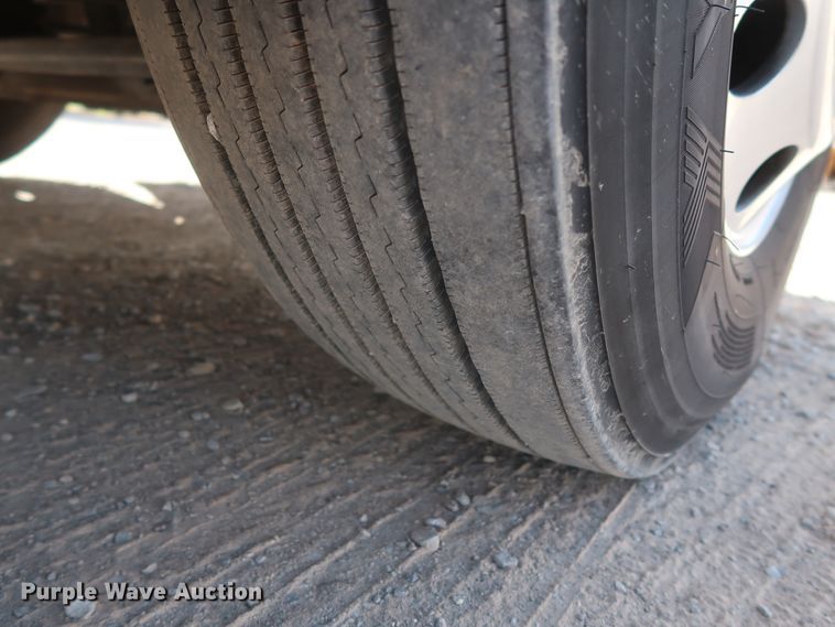 image for item HA9105 2016 Freightliner Cascadia 125  semi truck