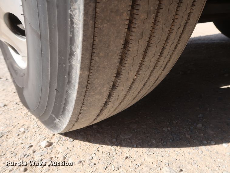 image for item HA9105 2016 Freightliner Cascadia 125  semi truck