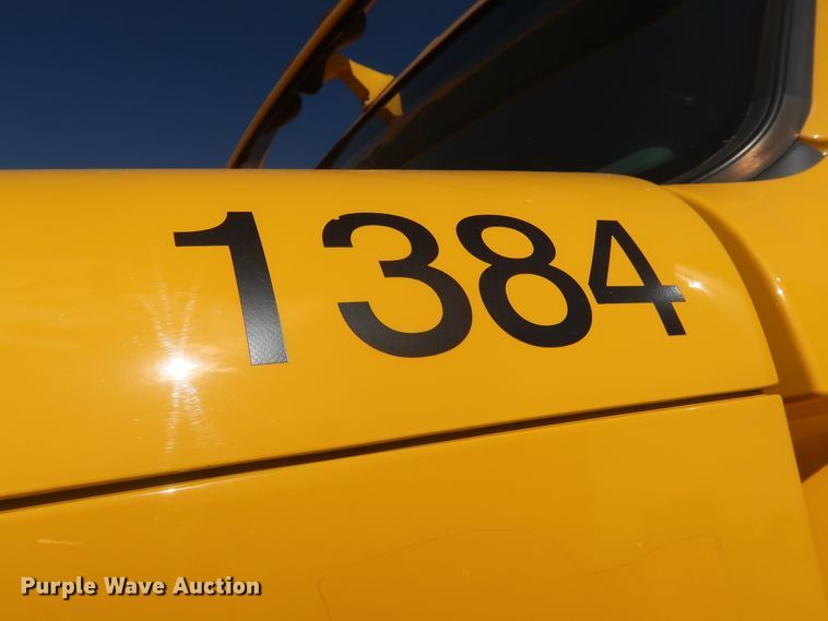 image for item HA9105 2016 Freightliner Cascadia 125  semi truck