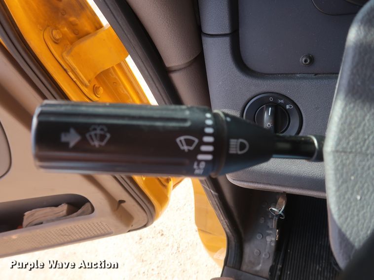 image for item HA9106 2016 Freightliner Cascadia 125  semi truck