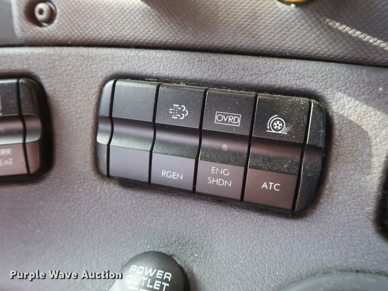 image for item HA9106 2016 Freightliner Cascadia 125  semi truck