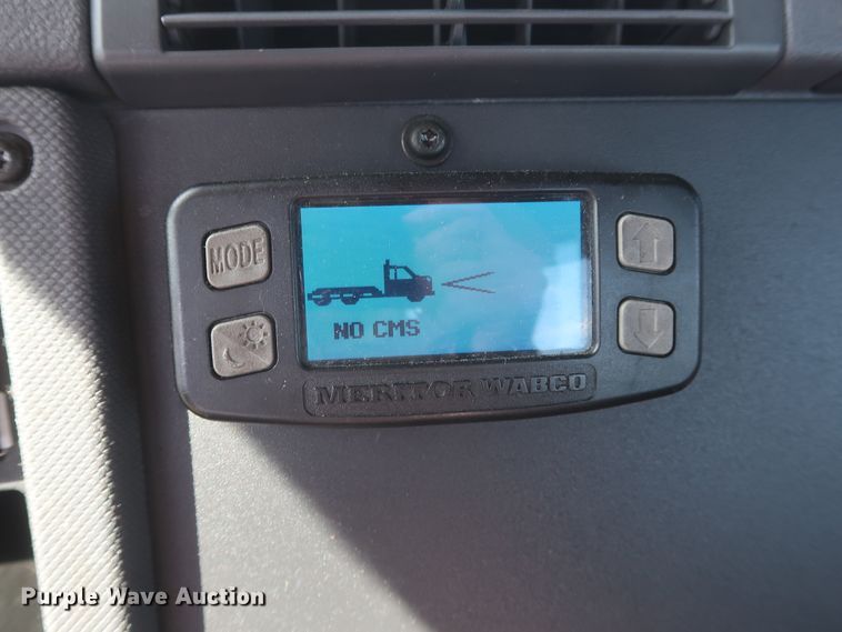 image for item HA9106 2016 Freightliner Cascadia 125  semi truck