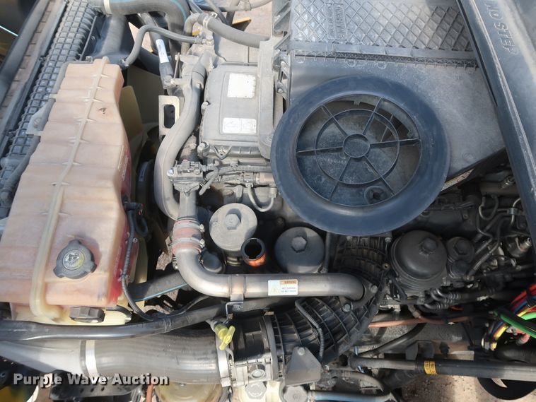 image for item HA9106 2016 Freightliner Cascadia 125  semi truck