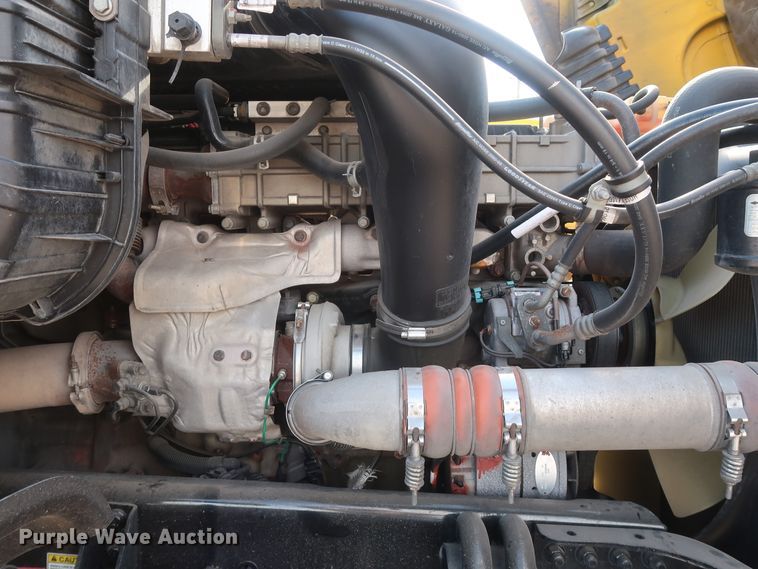 image for item HA9106 2016 Freightliner Cascadia 125  semi truck