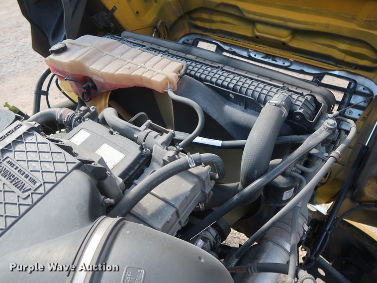 image for item HA9106 2016 Freightliner Cascadia 125  semi truck