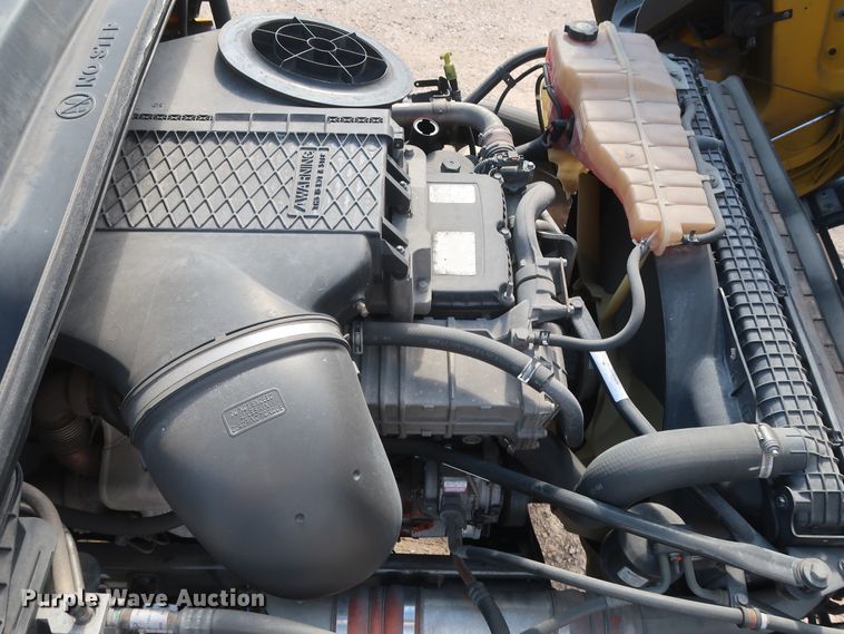 image for item HA9106 2016 Freightliner Cascadia 125  semi truck