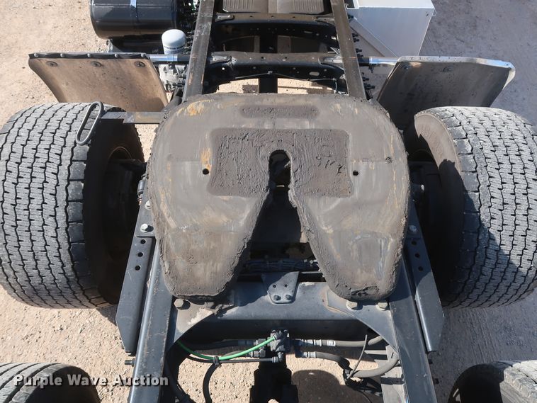 image for item HA9106 2016 Freightliner Cascadia 125  semi truck