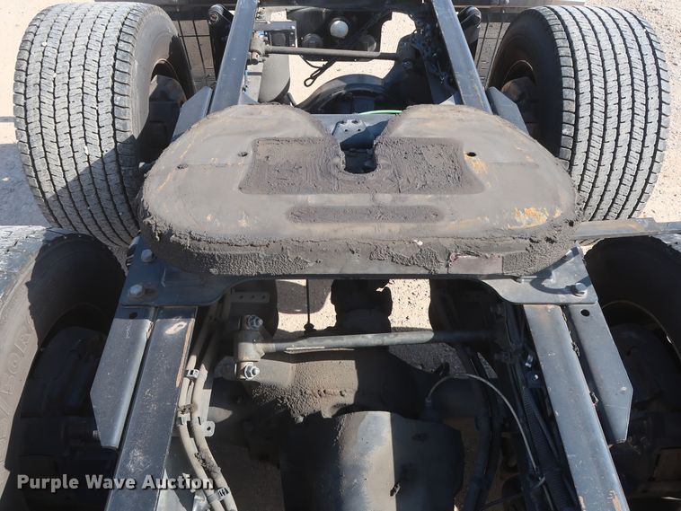 image for item HA9106 2016 Freightliner Cascadia 125  semi truck