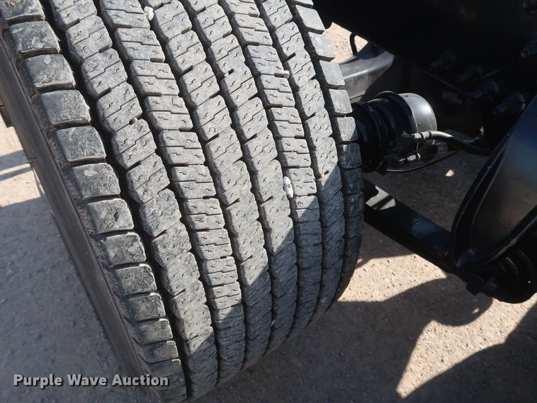 image for item HA9106 2016 Freightliner Cascadia 125  semi truck