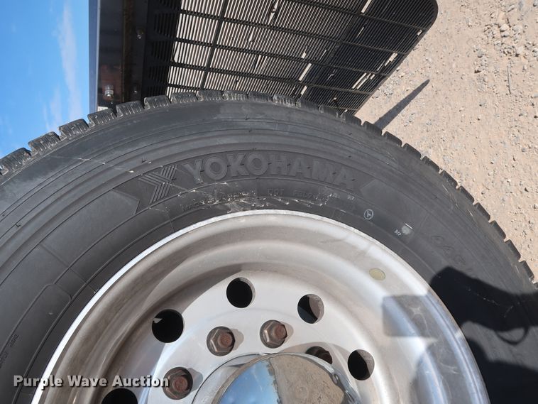 image for item HA9106 2016 Freightliner Cascadia 125  semi truck