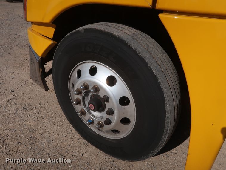 image for item HA9106 2016 Freightliner Cascadia 125  semi truck