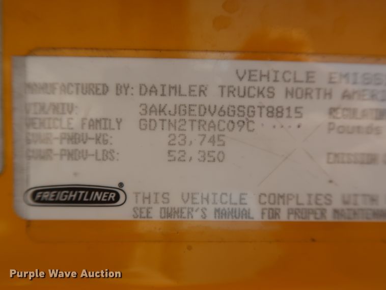 image for item HA9106 2016 Freightliner Cascadia 125  semi truck