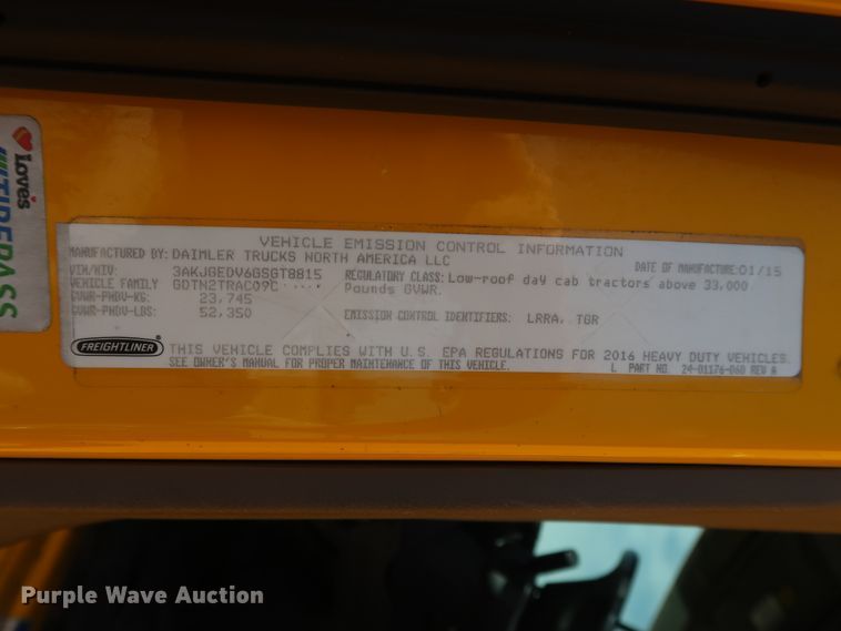 image for item HA9106 2016 Freightliner Cascadia 125  semi truck