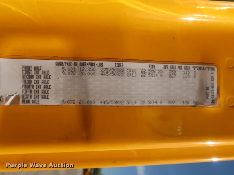 image for item HA9106 2016 Freightliner Cascadia 125  semi truck