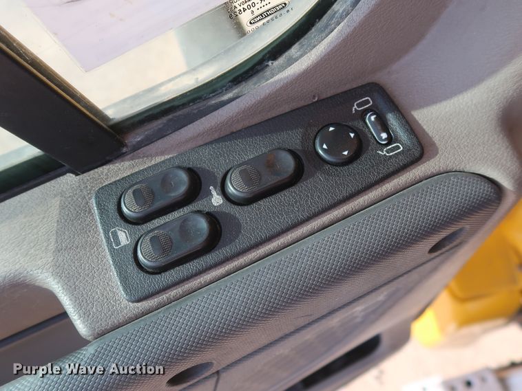 image for item HA9107 2017 Freightliner Cascadia 125  semi truck