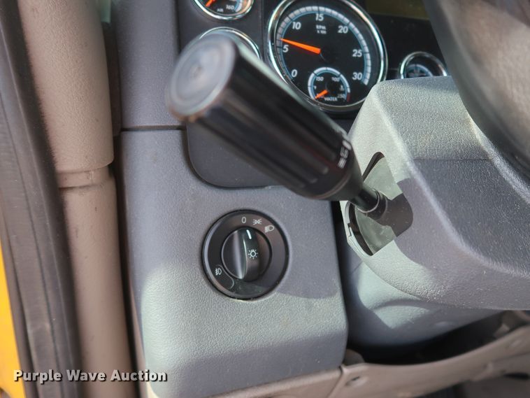 image for item HA9107 2017 Freightliner Cascadia 125  semi truck