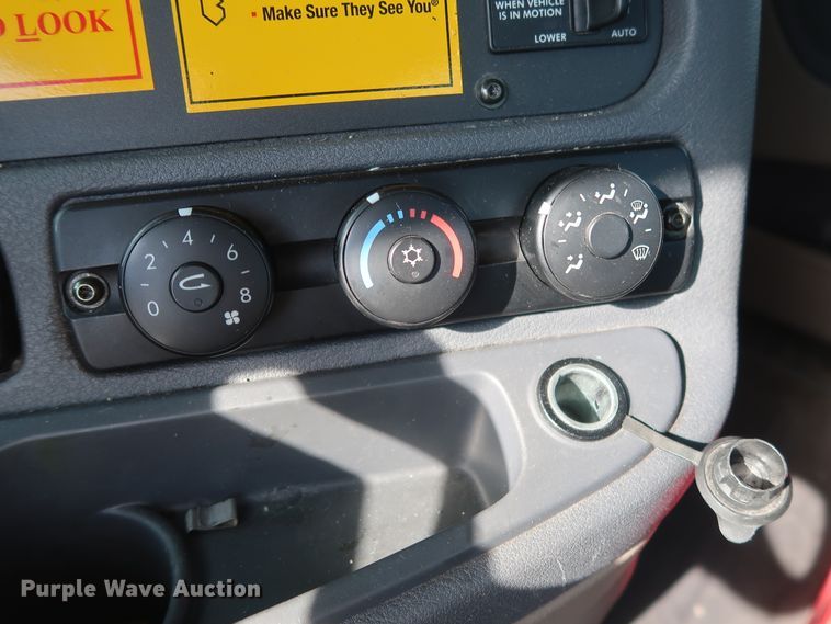 image for item HA9107 2017 Freightliner Cascadia 125  semi truck