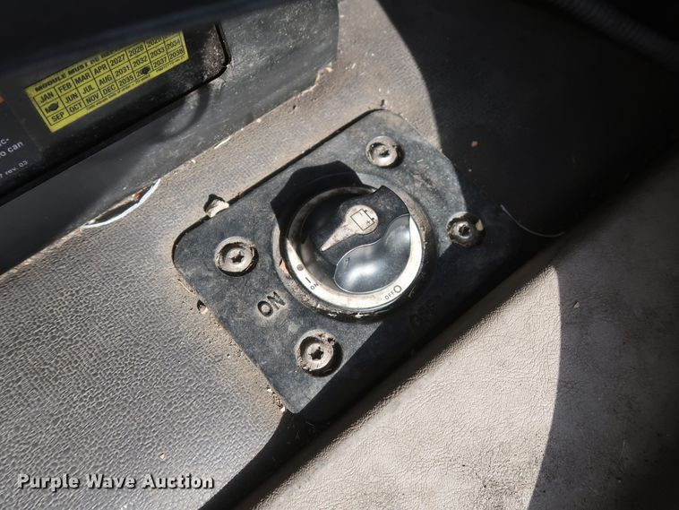 image for item HA9107 2017 Freightliner Cascadia 125  semi truck