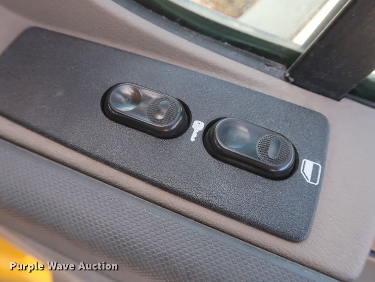 image for item HA9107 2017 Freightliner Cascadia 125  semi truck