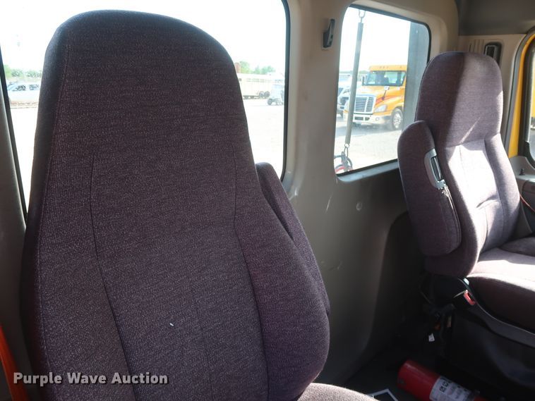 image for item HA9107 2017 Freightliner Cascadia 125  semi truck