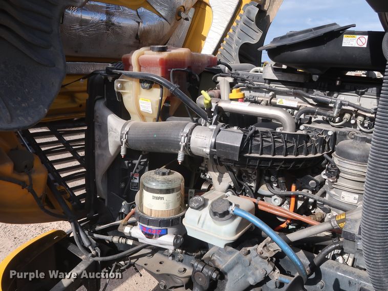 image for item HA9107 2017 Freightliner Cascadia 125  semi truck