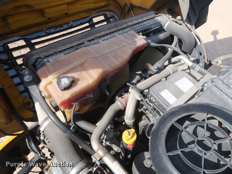 image for item HA9107 2017 Freightliner Cascadia 125  semi truck