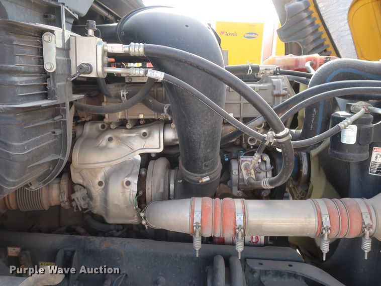 image for item HA9107 2017 Freightliner Cascadia 125  semi truck