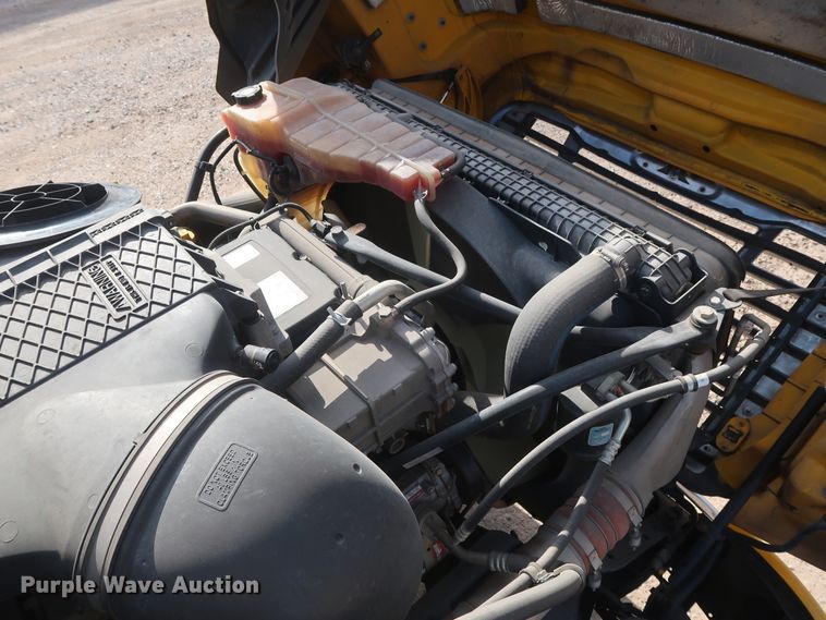 image for item HA9107 2017 Freightliner Cascadia 125  semi truck