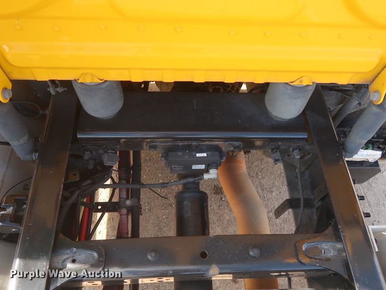 image for item HA9107 2017 Freightliner Cascadia 125  semi truck