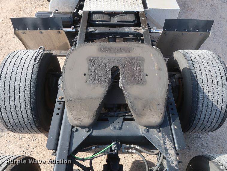 image for item HA9107 2017 Freightliner Cascadia 125  semi truck