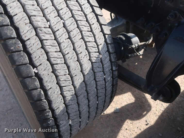 image for item HA9107 2017 Freightliner Cascadia 125  semi truck