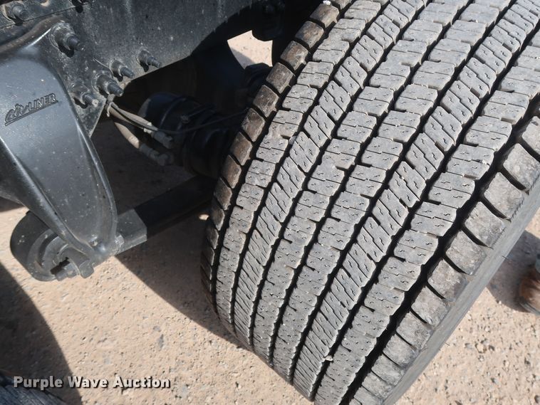 image for item HA9107 2017 Freightliner Cascadia 125  semi truck