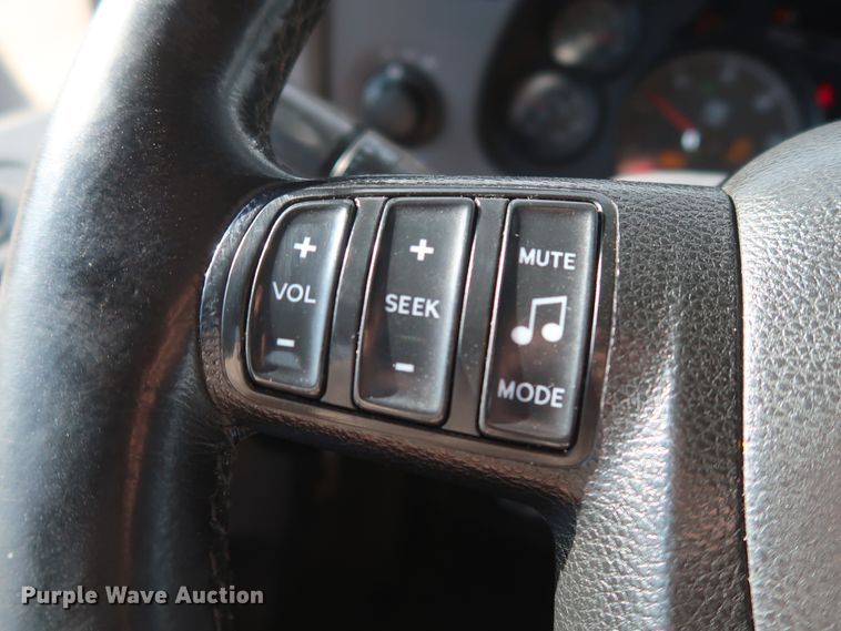 image for item HA9108 2016 Peterbilt 579  semi truck