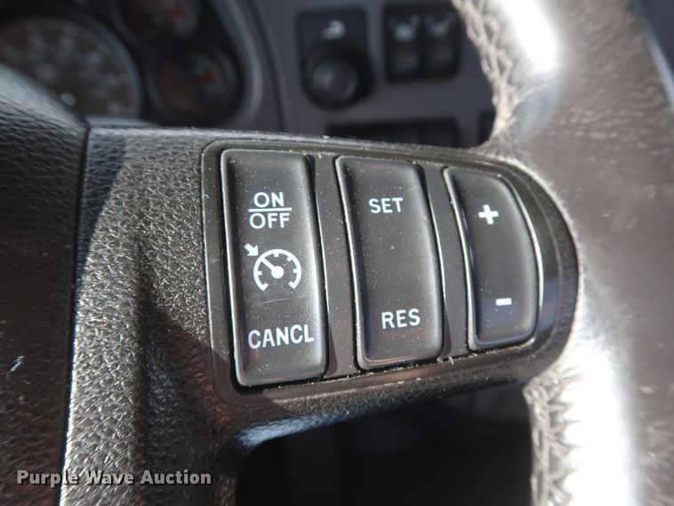 image for item HA9108 2016 Peterbilt 579  semi truck