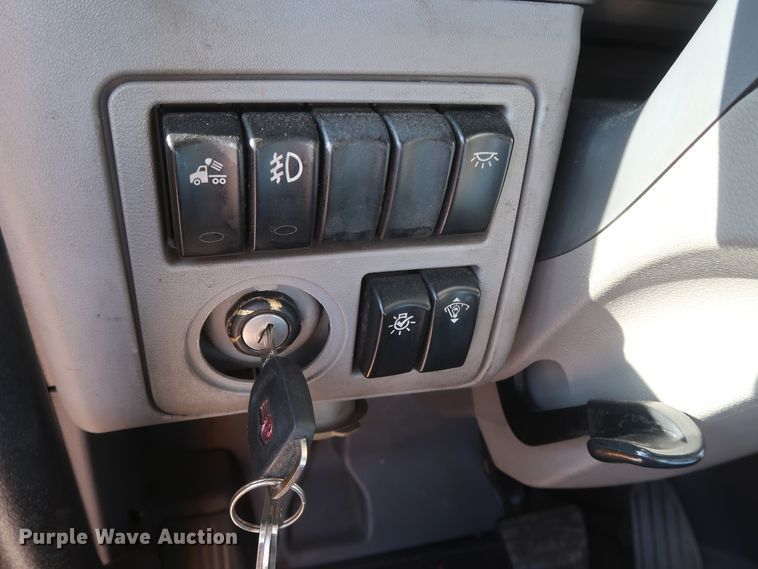 image for item HA9108 2016 Peterbilt 579  semi truck