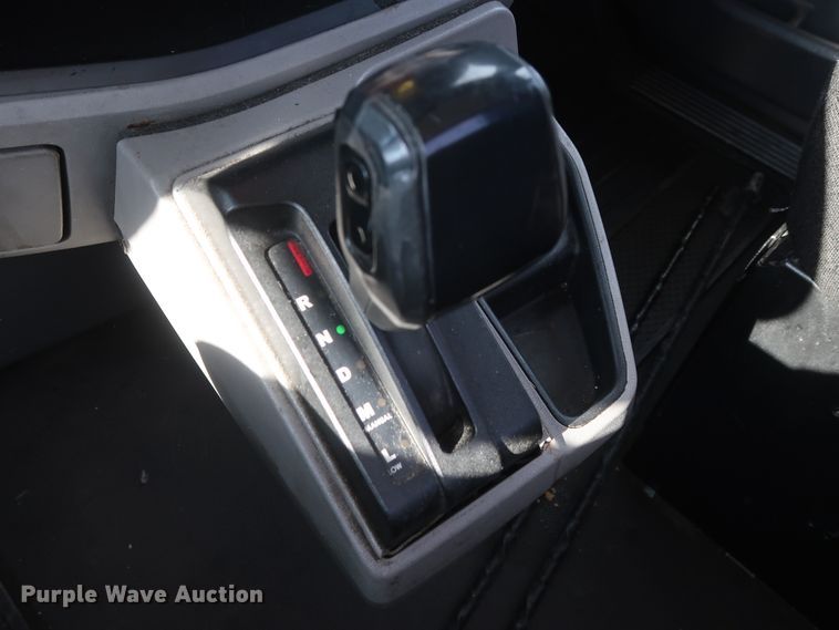 image for item HA9108 2016 Peterbilt 579  semi truck