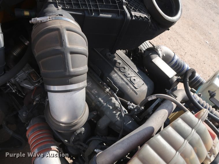 image for item HA9108 2016 Peterbilt 579  semi truck