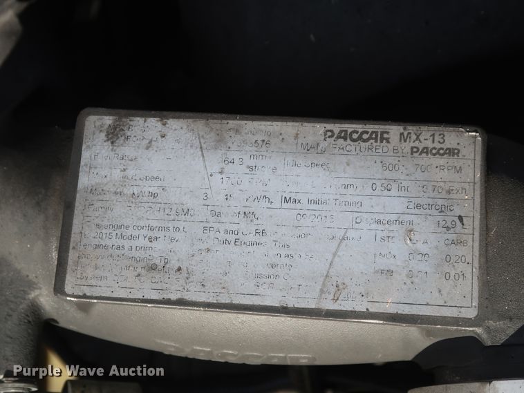 image for item HA9108 2016 Peterbilt 579  semi truck