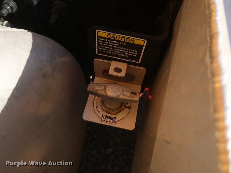 image for item HA9108 2016 Peterbilt 579  semi truck