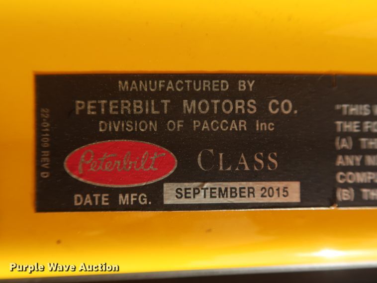 image for item HA9108 2016 Peterbilt 579  semi truck