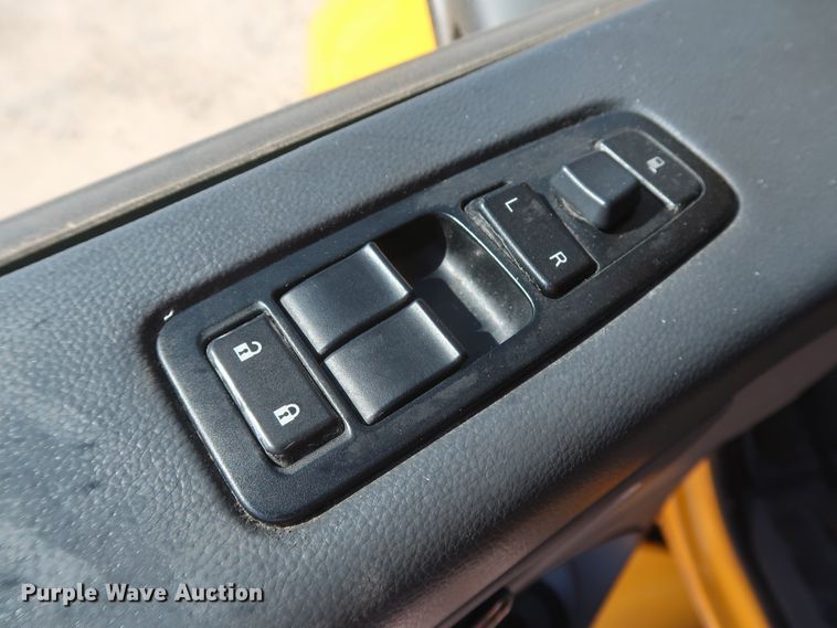 image for item HA9109 2017 Peterbilt 579  semi truck