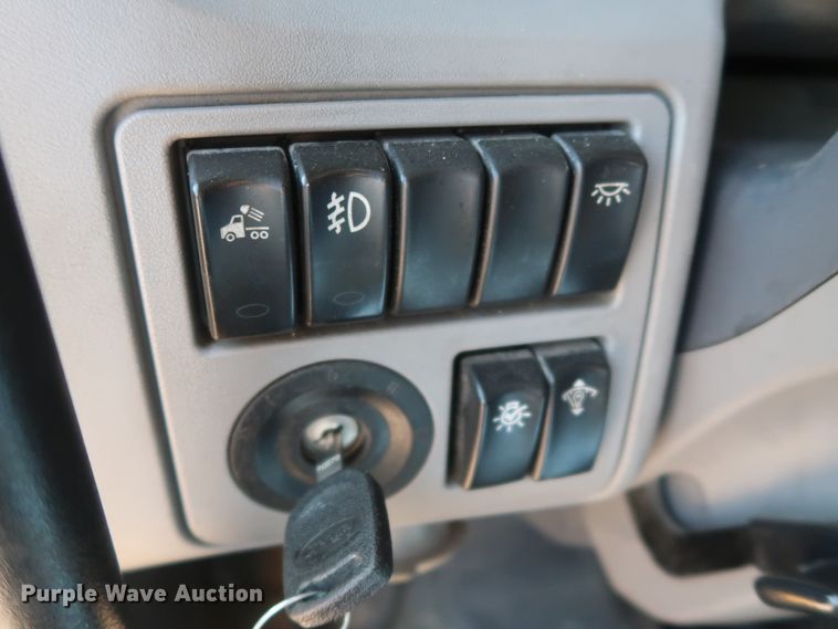 image for item HA9109 2017 Peterbilt 579  semi truck