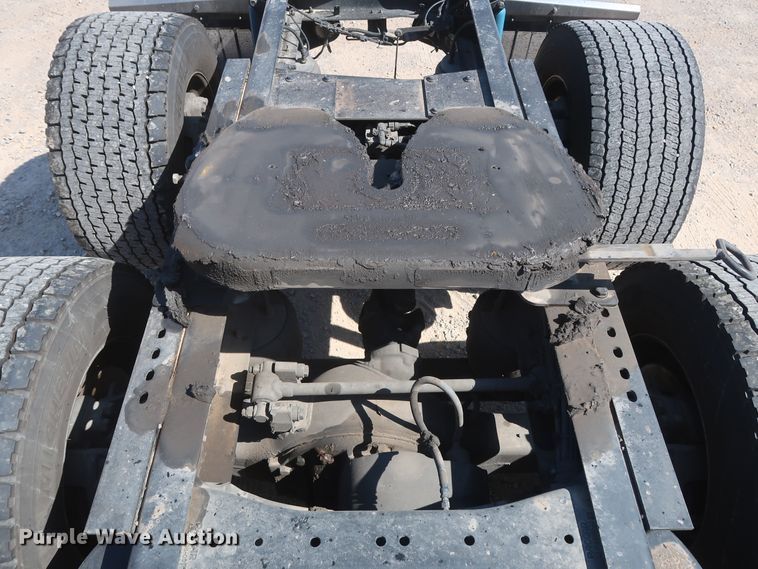 image for item HA9109 2017 Peterbilt 579  semi truck