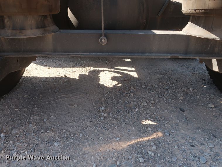 image for item HA9109 2017 Peterbilt 579  semi truck