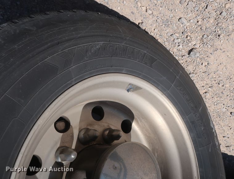 image for item HA9109 2017 Peterbilt 579  semi truck